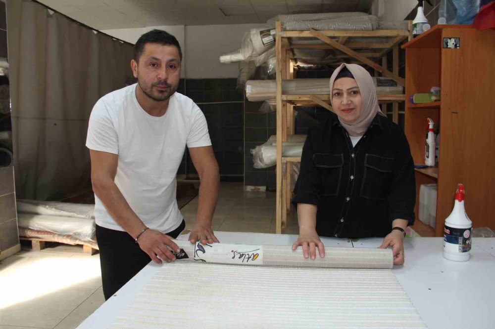 GİRESUN'DA BİR VATANDAŞIN VEFAT EDEN ANNESİNDEN KALAN VE YIKAMAYA VERDİĞİ HALININ İÇİNDEN YAKLAŞIK 600 BİN LİRALIK ALTIN ÇIKTI