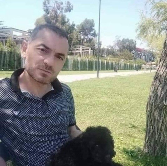 TRABZON'UN AKÇAABAT İLÇESİNDE BİR OTOMOBİLİN ŞARAMPOLE YUVARLANMASI SONUCU ALİ MURATOĞLU  VE BARIŞ TÜRKAN HAYATINI KAYBEDERKEN, KAZADA YARALANAN ALİ CEMAL SU’NUN HASTANEDE TEDAVİ ALTINA ALINDI