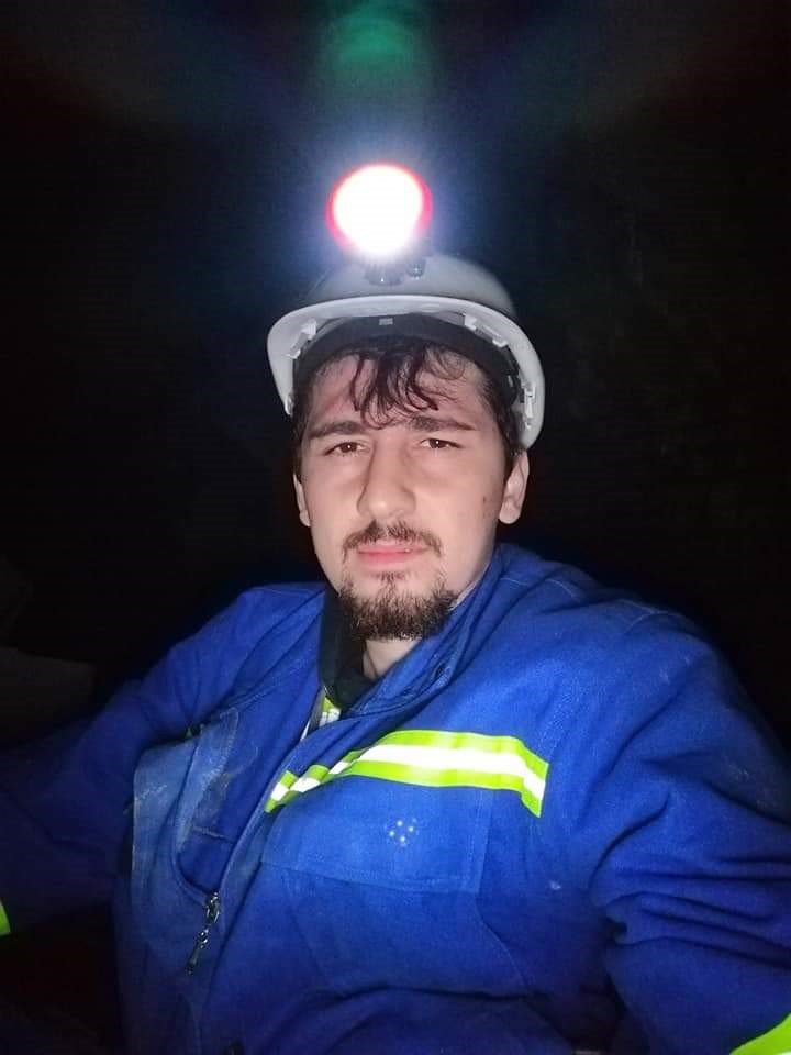 SİİRT'İN ŞİRVAN İLÇESİ MADEN KÖYÜNDE CENGİZ HOLDİNG'E BAĞLI ETİBAKIR ARAMA ŞİRKETİNE AİT OCAK’TA MEYDANA GELEN GÖÇÜKTE HAYATINI KAYBEDEN MADEN MÜHENDİSİ ZEKAYİ CAN ÇALIK'IN GİRESUNLU VE 5 AYLIK EVLİ OLDUĞU ÖĞRENİLDİ