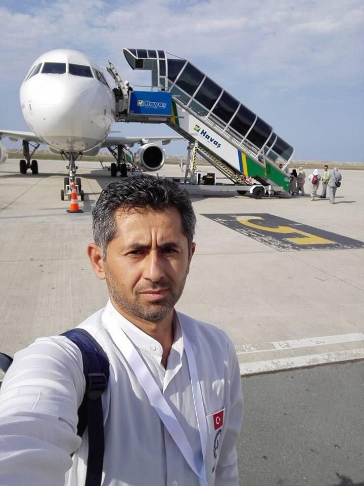 GİRESUN'UN ALUCRA İLÇESİNDEN KOMŞULARINI ERZİNCAN'A HASTANEYE GÖTÜRÜP DÖNÜŞ YOLUNDA KAZA YAPAN YUNUS VE EŞİ ASİYE TOKER , KILINAN CENAZE NAMAZLARININ ARDINDAN AYNI MEZARLIKTA YAN YANA TOPRAĞA VERİLDİ