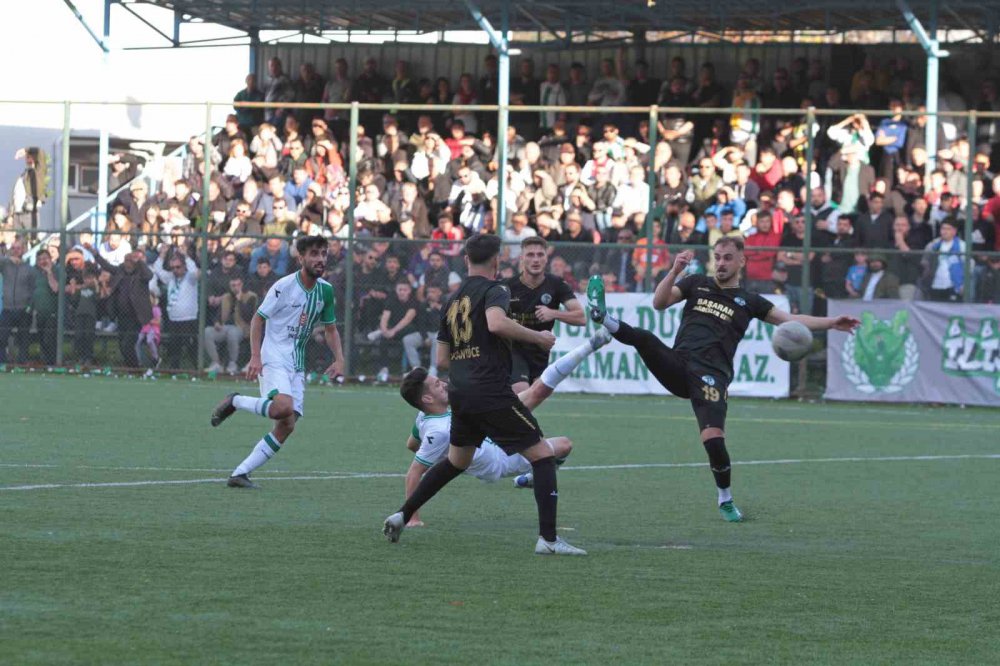 BAL LİGİ 12.GRUP'UN 7. HAFTASINDA, TÜRKİYE'NİN GÜNLERDİR METAK ETTİĞİ PERŞEMBESPOR - ÇARŞAMBASPOR MÜCADELESİ 3 - 3 BERABERE SONUÇLANDI