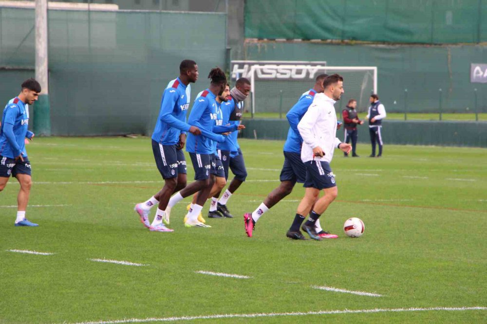 TRABZONSPOR TEKNİK DİREKTÖR ABDULLAH AVCI: "HER SEFERİNDE DAHA İYİSİNİ YAPMAK İÇİN ÇALIŞIYORUZ"