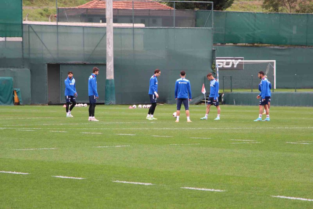 TRABZONSPOR TEKNİK DİREKTÖR ABDULLAH AVCI: "HER SEFERİNDE DAHA İYİSİNİ YAPMAK İÇİN ÇALIŞIYORUZ"