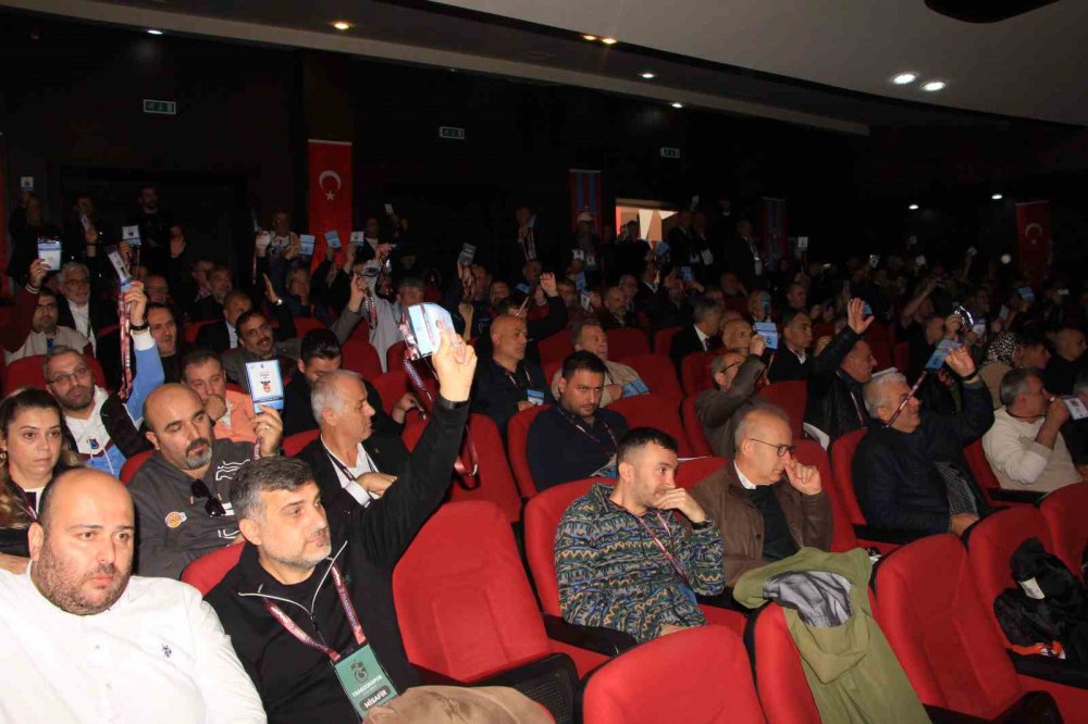 TRABZONSPOR OLAĞAN GENEL KURUL TOPLANTISI GERÇEKLEŞTİRİLDİ. DENETLEME KURULU ÜYESİ İSMET KESKİN TRABZONSPOR'UN NET BORCUNUN 4 MİLYAR 45 MİLYON 369 MİLYON OLDUĞUNU AÇIKLADI