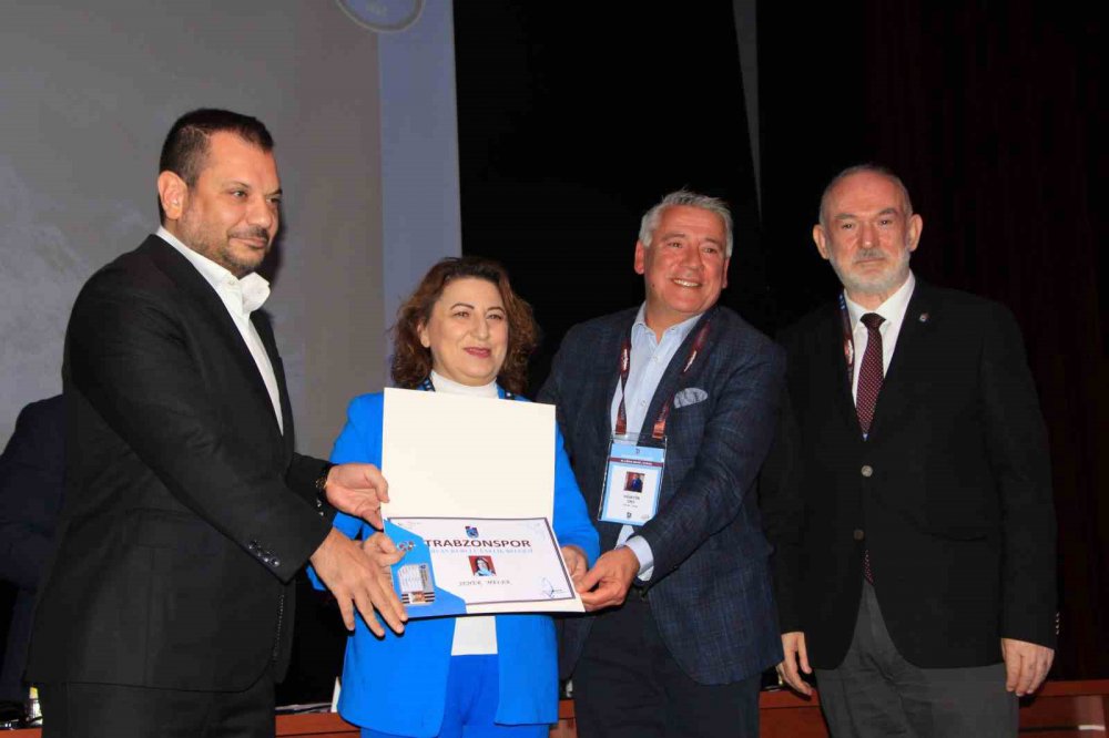 TRABZONSPOR OLAĞAN GENEL KURUL TOPLANTISI GERÇEKLEŞTİRİLDİ. DENETLEME KURULU ÜYESİ İSMET KESKİN TRABZONSPOR'UN NET BORCUNUN 4 MİLYAR 45 MİLYON 369 MİLYON OLDUĞUNU AÇIKLADI