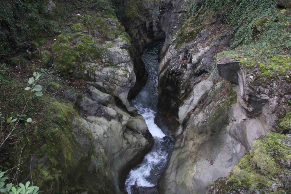 TÜRKİYE'NİN EN UZUN DERE KANYONU OLAN ÇAMAŞ KANYONU, DOĞA SPORLARI, DOĞA TURİZMİ, SU TERAPİSTİ VE SAĞLIK TURİZMİNİN MERKEZİ OLMAYA HAZIRLANIYOR