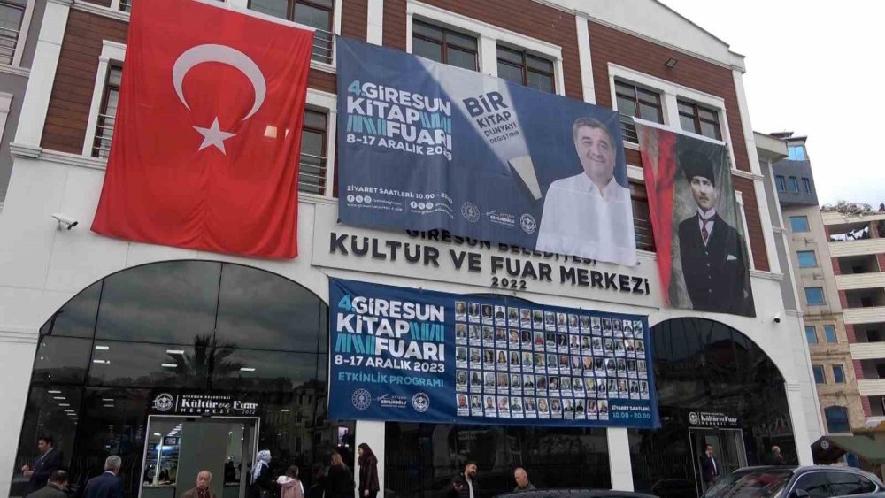 GİRESUN BELEDİYESİ TARAFINDAN BU YIL 4. "SÜ DÜZENLENEN GİRESUN KİTAP FUARI, KAPILARINI KİTAPSEVERLERE AÇTI