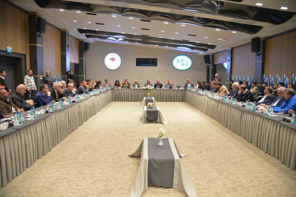 BALIKÇILIK VE SU ÜRÜNLERİ SEKTÖRÜNDE YAŞANAN SORUNLARIN ARAŞTIRILMASI VE ALINMASI GEREKEN TEDBİRLERİN BELİRLENMESİ AMACIYLA KURULAN TBMM BALIKÇILIK VE SU ÜRÜNLERİ ARAŞTIRMA KOMİSYONU, TRABZON'DAKİ BALIKÇILARI ZİYARET ETTİ