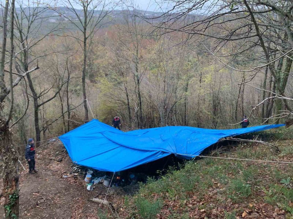 SAMSUN'DA KAÇAK KAZI YAPAN 10 KİŞİ 30 METRELİK ÇUKURDA YAKALANDI
