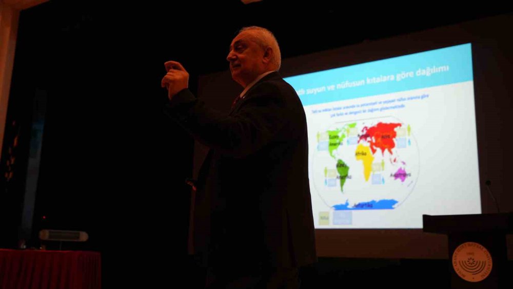 OMÜ ÖĞRETİM ÜYESİ PROF. DR. YUSUF DEMİR, "TÜRKİYE'Yİ YILLARCA BİZE YANLIŞ ANLATTILAR. TÜRKİYE'Yİ SU ZENGİNİ DİYE ANLATTILAR. TÜRKİYE SU ZENGİNİ FALAN DEĞİL. TÜRKİYE SU FAKİRLİĞİ SINIRINDA BİR ÜLKE" DEDİ