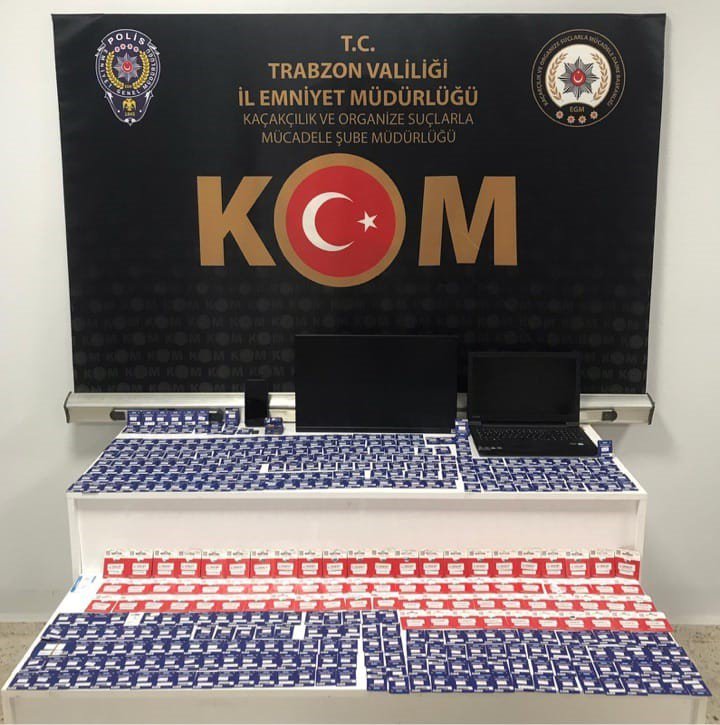TRABZON'DA BİR İŞ YERİNDE 479 FARKLI ŞAHSIN KİMLİK BİLGİLERİ ÜZERİNDEN AÇILARAK SATIŞA SUNULAN AÇIK GSM HATLARINA POLİS EKİPLERİ EL KOYDU