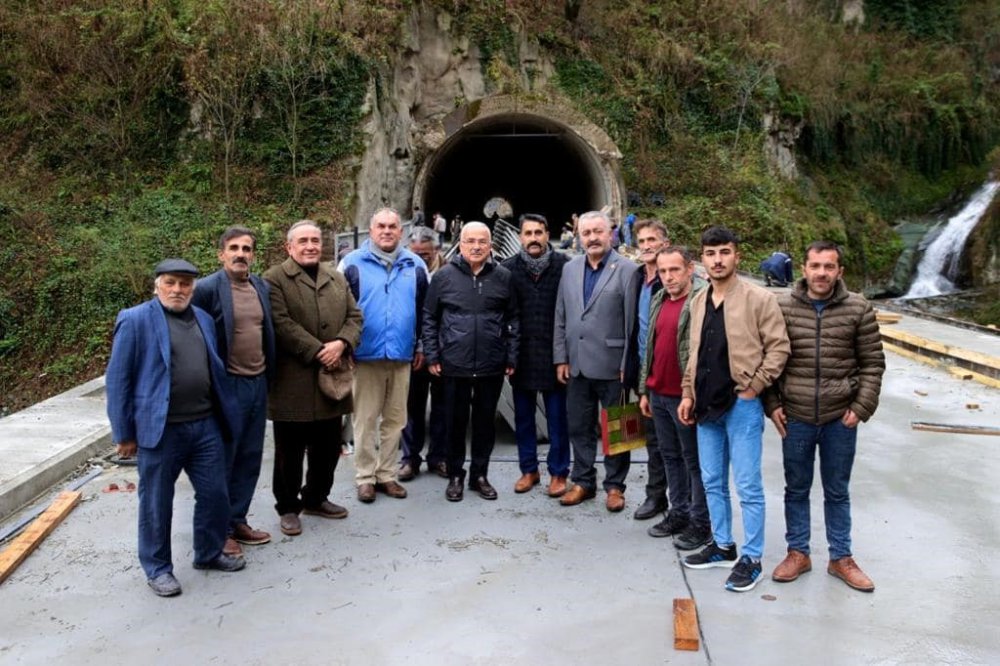 ORDU BÜYÜKŞEHİR BELEDİYE BAŞKANI MEHMET HİLMİ GÜLER: “KARADENİZ-AKDENİZ YOLU 10 GÜN İÇERİSİNDE AÇILACAK” DEDİ