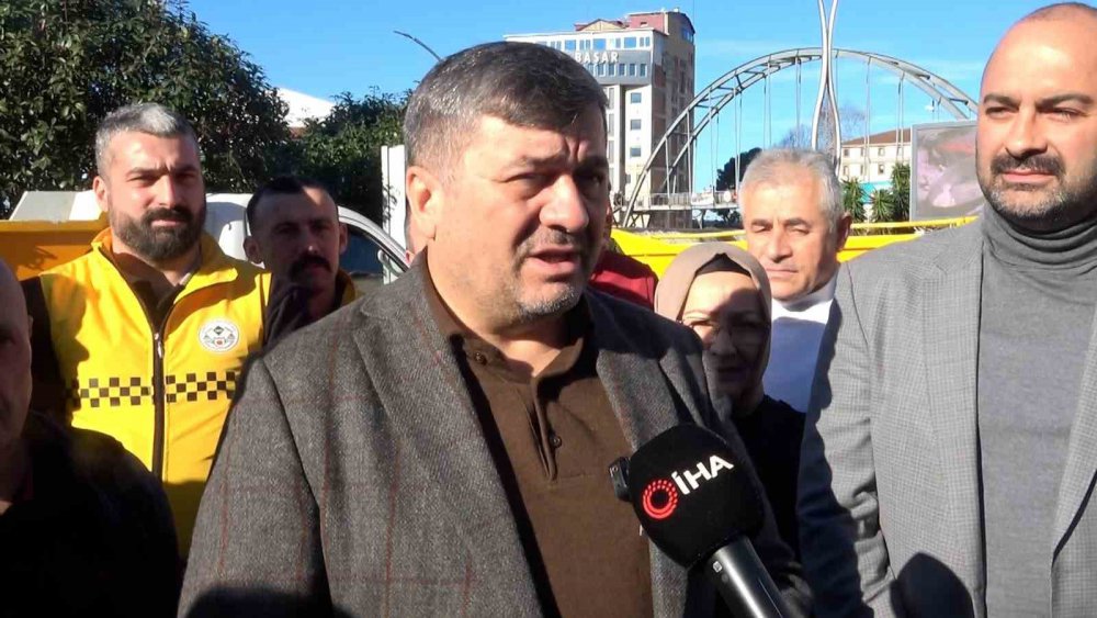 BU TAKSİLER YOLCU DEĞİL ÇÖP TAŞIYOR. GİRESUN BELEDİYESİ TARAFINDAN HİZMETE SUNULAN TEMİZLİK TAKSİLERİ, ÇÖP TOPLAMA SAATLERİ DIŞINDA KALAN ZAMANLARDA DA VATANDAŞLARIN İMDADINA YETİŞİYOR