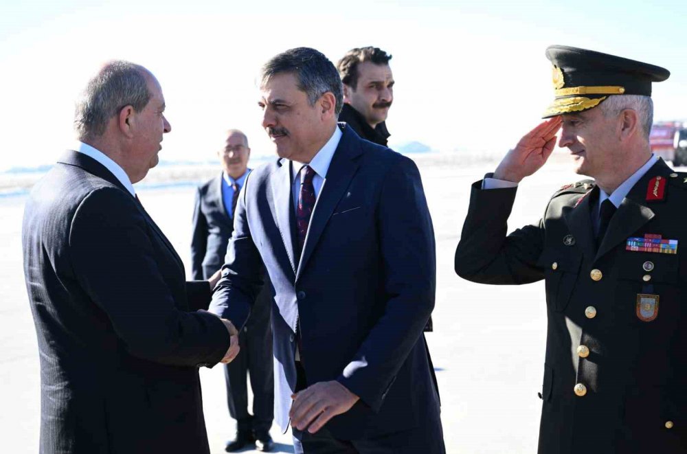 KUZEY KIBRIS TÜRK CUMHURİYETİ CUMHURBAŞKANI ERSİN TATAR, KARS'TA DÜZENLENEN KONFERANSA KATILMAK ÜZERE BUGÜN HAVA YOLU İLE ERZURUM'A GELDİ