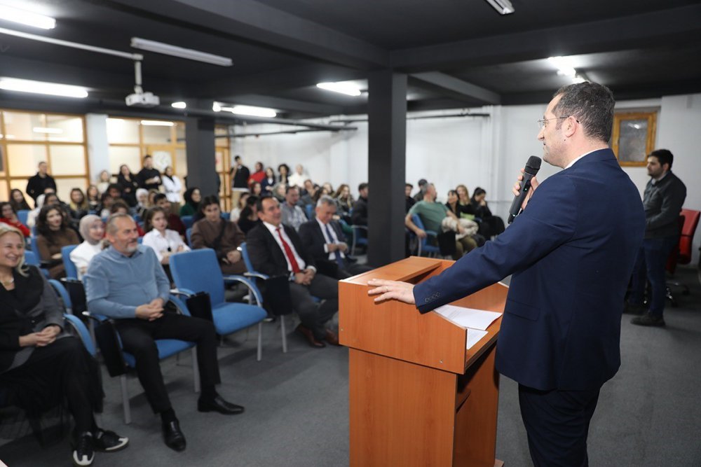 AKÇAABAT BELEDİYE BAŞKANI OSMAN NURİ EKİM, GENÇLİK BULUŞMALARI KAPSAMINDA TRABZON ÜNİVERSİTESİ GÜZEL SANATLAR FAKÜLTESİ ÖĞRENCİLERİ İLE BİR ARAYA GELDİ
