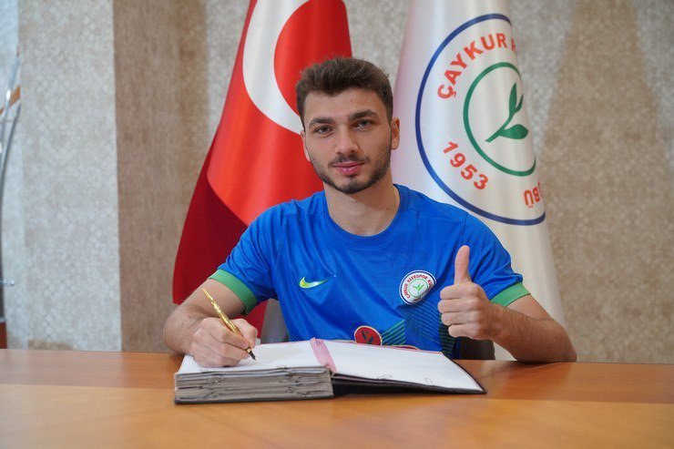 ÇAYKUR RİZESPOR, ALTYAPISINDA YETİŞEN REMZİ KOLCUOĞLU İLE PROFESYONEL SÖZLEŞME İMZALADI