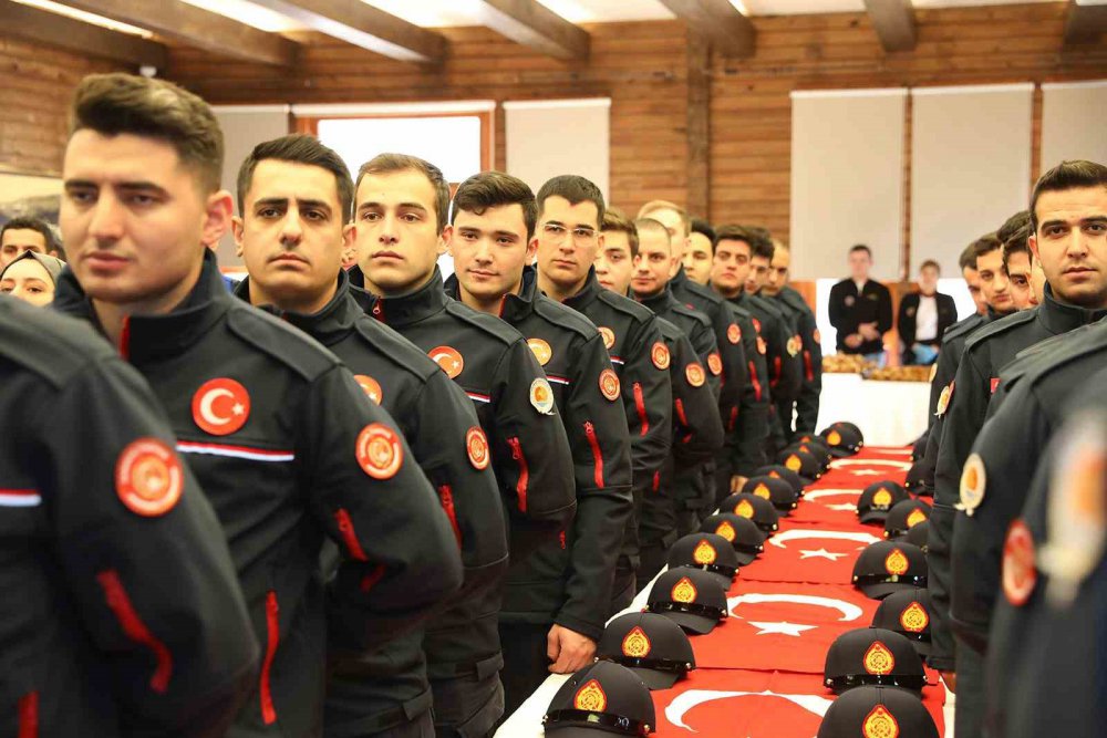 SAMSUN BÜYÜKŞEHİR BELEDİYESİ'NDE İLK DEFA AÇIKTAN ATAMA YOLUYLA ATANAN VE ADAY MEMURLUK SÜRECİ TAMAMLANAN 71 İTFAİYE VE ZABITA PERSONELİ BUGÜN DÜZENLENEN TÖRENLE YEMİN EDEREK ASLİ DEVLET MEMURLUĞUNA ATANDI