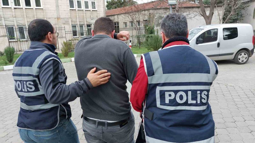 SAMSUN'DA 2 ÇOCUK ANNESİ AZERBAYCAN UYRUKLU EŞİNİ DARP EDEREK KOLUNU KIRDIĞI İDDİASIYLA GÖZALTINA ALINAN S.A. , ÇIKARILDIĞI MAHKEMECE TUTUKLANDI