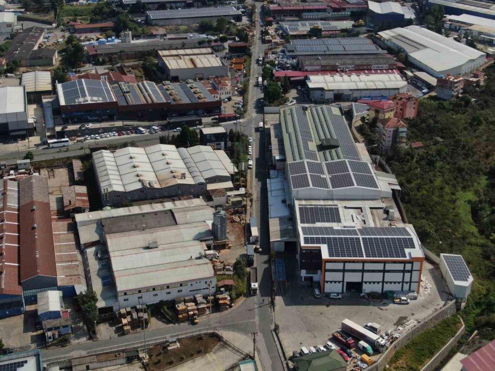 DOĞU KARADENİZ’İN YÜKSEK TEPELERİ GÜNEŞ ENERJİ SANTRALLERİ İLE KAPLANIYOR