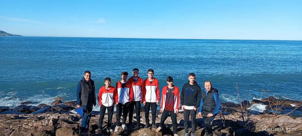 2023-2024 OKUL SPORLARI GENÇ ERKEKLER(B) KATEGORİSİ BİLEK GÜREŞİ GRUP MÜSABAKALARI, 14 İLDEN 154 SPORCUNUN KATILIMIYLA GİRESUN'DA YAPILDI. MÜSABAKAYA, BAYBURT MESLEKİ VE TEKNİK ANADOLU LİSESİNDEN 6 SPORCU KATILIM SAĞLADI