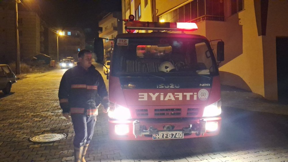 ÇORUM'UN İSKİLİP İLÇESİNDE TÜPTEN SIZAN GAZ BOMBA GİBİ PATLADI , 1 KİŞİ YARALANDI