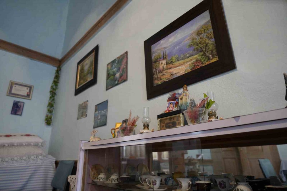 GÜMÜŞHANE'DE 1800'LÜ YILLARIN ORTASINDA İNŞA EDİLEN TARİHİ AKSOY KONAĞI'NDA YAŞAYAN 3 KARDEŞ, BİR TARİHİ AYAKTA TUTMAYA ÇALIŞIYOR