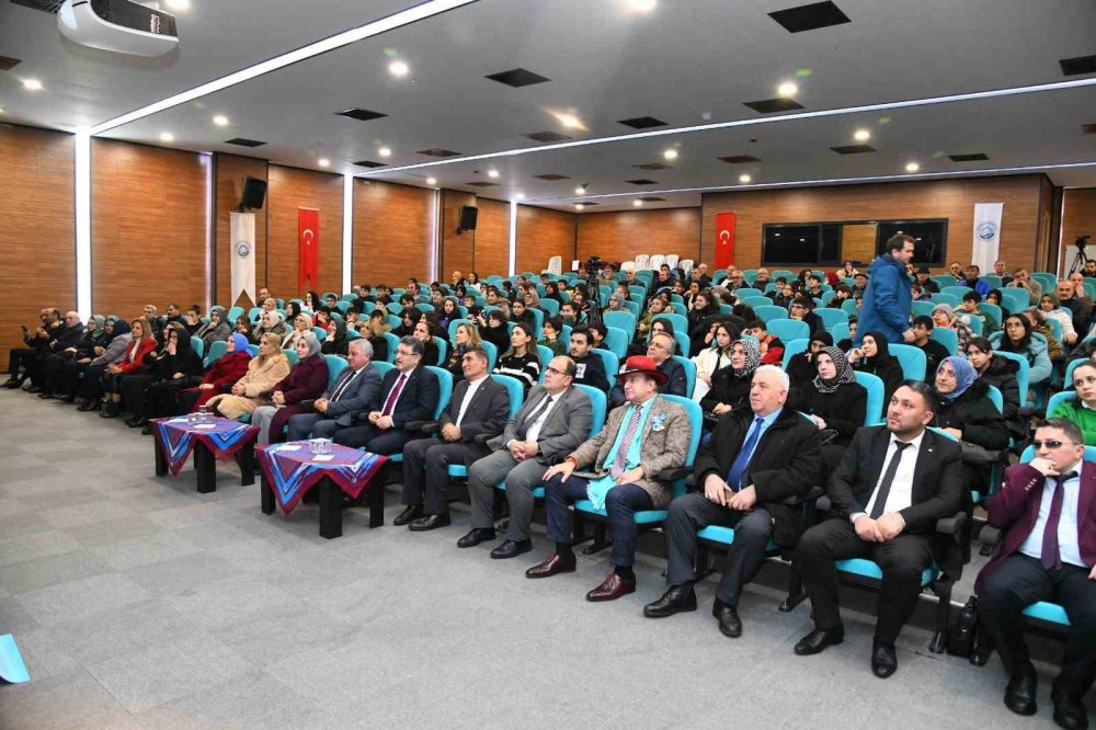 TRABZON'DA, İÇİŞLERİ BAKANLIĞI SİVİL TOPLUMLA İLİŞKİLER GENEL MÜDÜRLÜĞÜ TARAFINDAN DESTEKLENEN VE ORTAHİSAR BELEDİYESİ'NİN DE KATKIDA BULUNDUĞU, "ENGELİM YOK, KONUŞAN ELLERİM VAR" PROJESİ HAYATA GEÇİRİLDİ