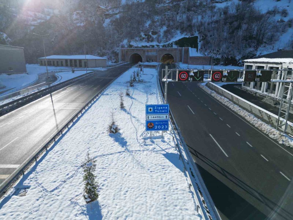 KARADENİZ İLE DOĞU ANADOLU BÖLGESİ'Nİ BİRBİRİNE BAĞLAYAN ZİGANA TÜNELİ'Nİ AÇILDIĞI 3 MAYIS 2023 TARİHİNDEN BU YANA GEÇEN 8,5 AYLIK SÜREDE 2,5 MİLYONUN ÜZERİNDE ARAÇ KULLANDI
