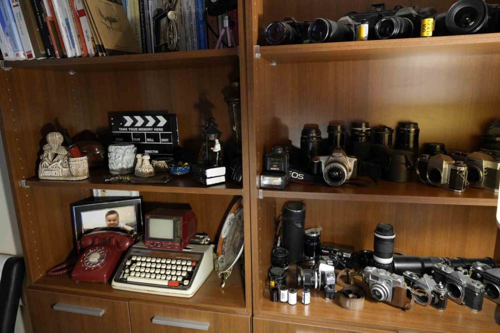 Gümüşhane Üniversitesi'nden Bir Akademisyen 16 Metrekarelik Odasını Sinema Müzesine Çevirdi