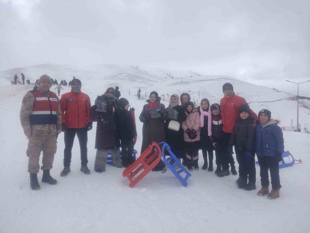 Zigana Dağı Kayak Tesisi’nde Güvenli Kış Turizmi İçin Jandarma Çalışmalarını Sürdürüyor