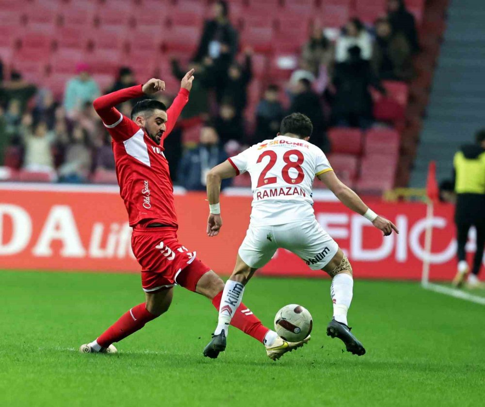 TRENDYOL SÜPER LİG 22. HAFTA MAÇINDA SAMSUNSPOR, EVİNDE KAYSERİSPOR’U 2-0 YENEREK PUANINI 25’E ÇIKARDI