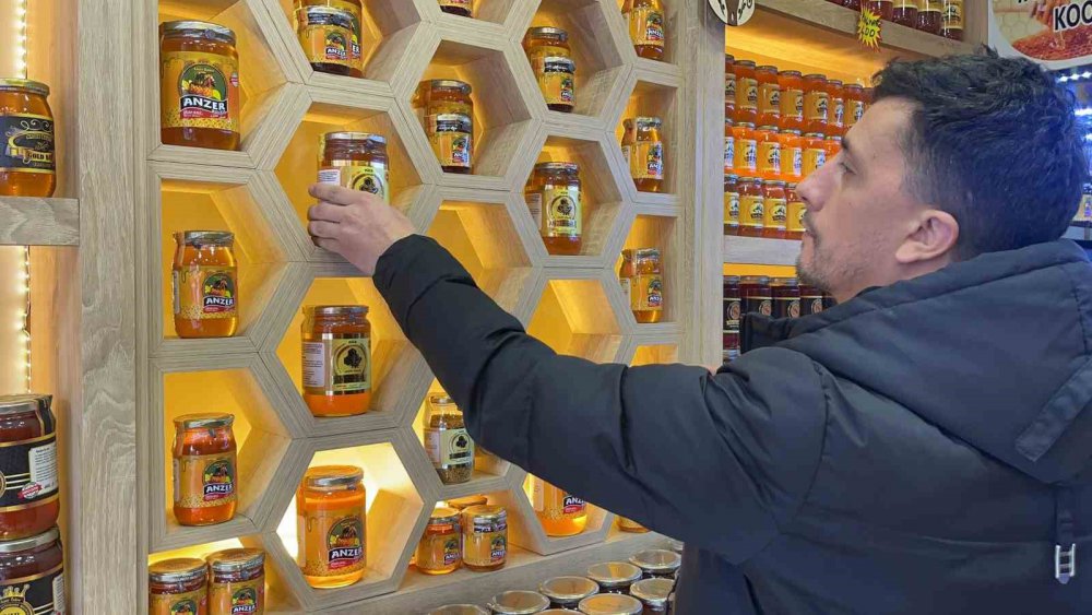 Anzer Balı , Birleşik Arap Emirlikleri, İngiltere ve Fransa gibi ülkelerden de yoğun talep alıyor.