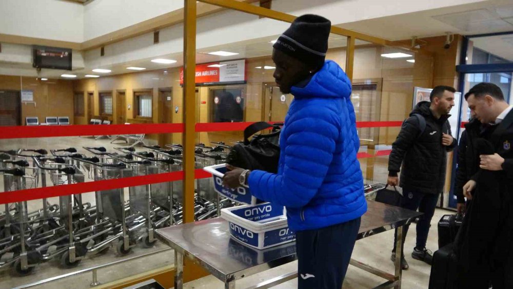 Trabzonspor, Beşiktaş Maçı İçin İstanbul’a Gitti