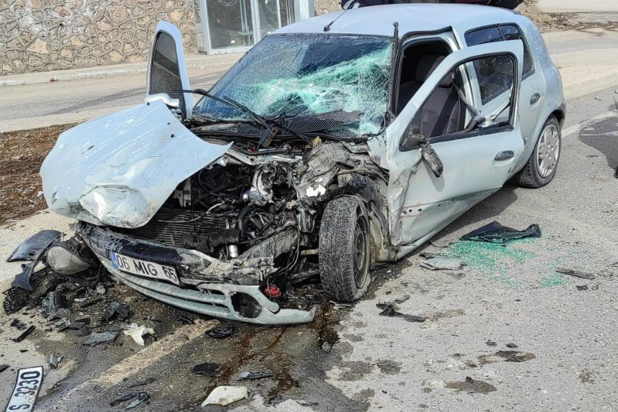 Gümüşhane'de Meydana Gelen Trafik Kazasında 4 Kişi Yaralandı