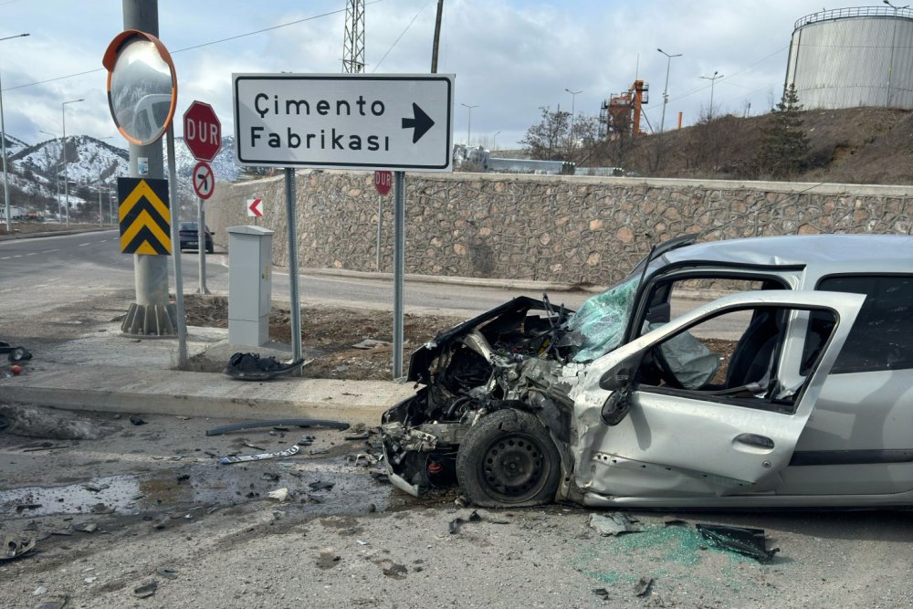 Gümüşhane'de Meydana Gelen Trafik Kazasında 4 Kişi Yaralandı