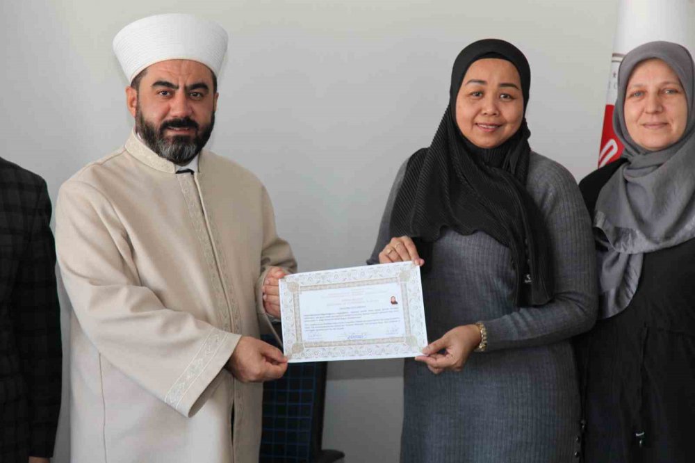 Taylandlı Kadın Ordu ilinde Müslüman Oldu