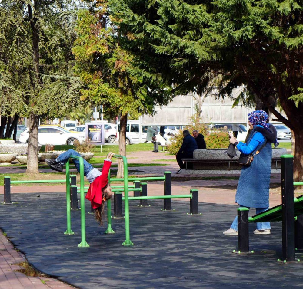 Karadeniz Sıcak Havada Akdeniz’i Solladı, Samsun'da sıcaklı 25.3 dereceye kadar çıktı