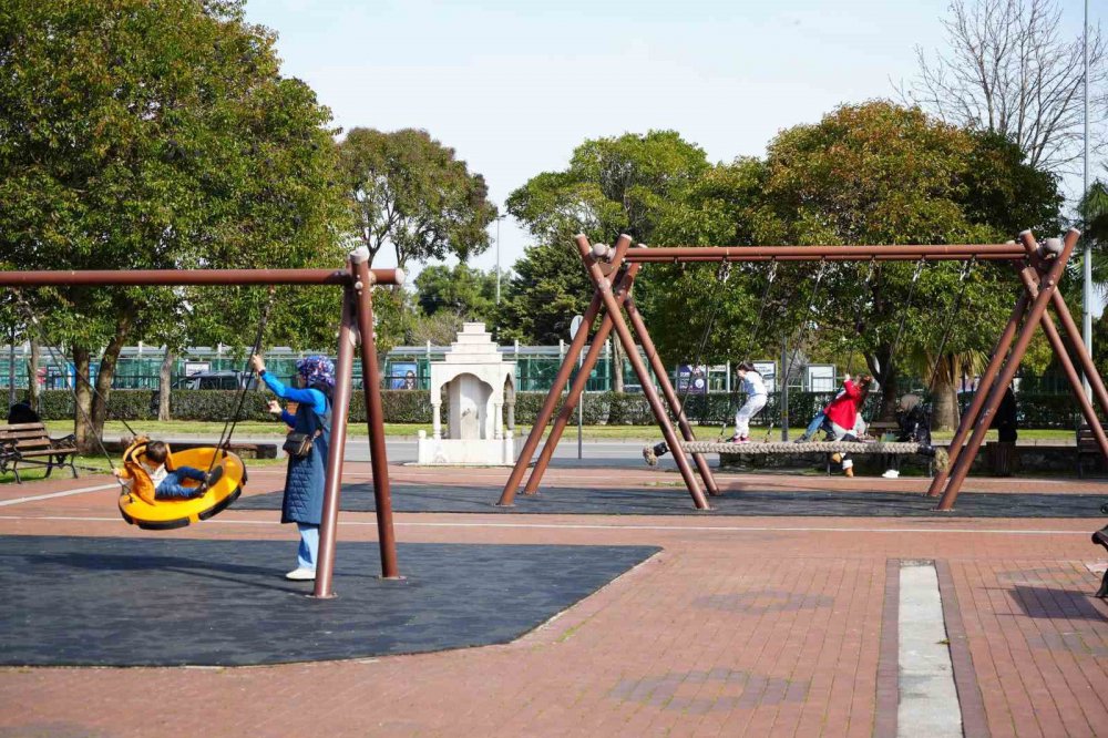 Karadeniz Sıcak Havada Akdeniz’i Solladı, Samsun'da sıcaklı 25.3 dereceye kadar çıktı