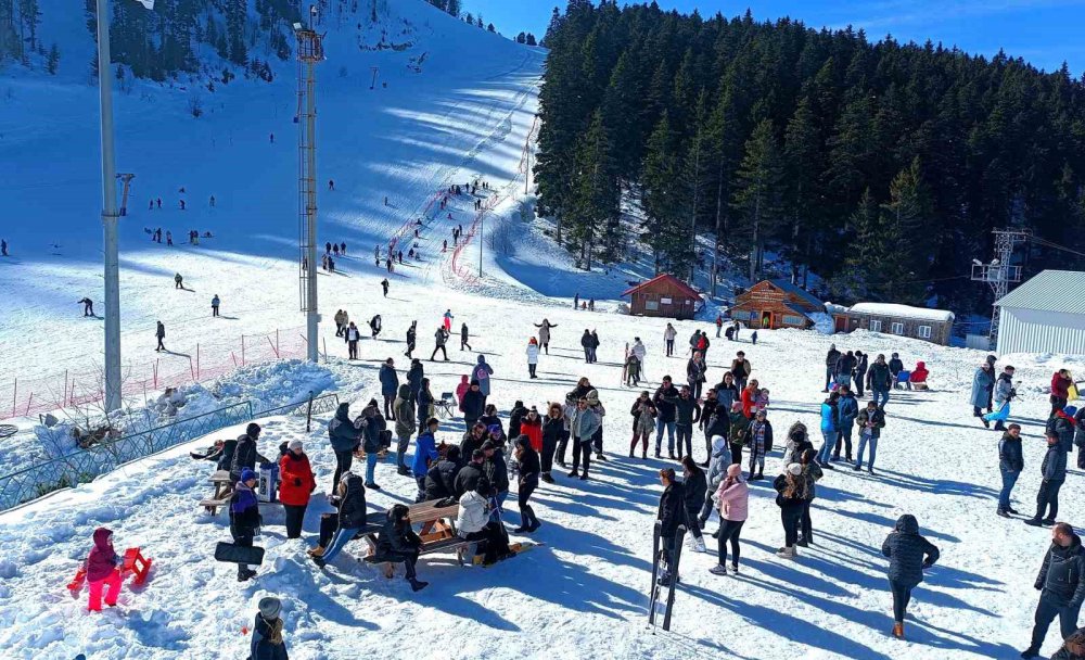 Artvin'de karlar üstünde evlenme teklifi
