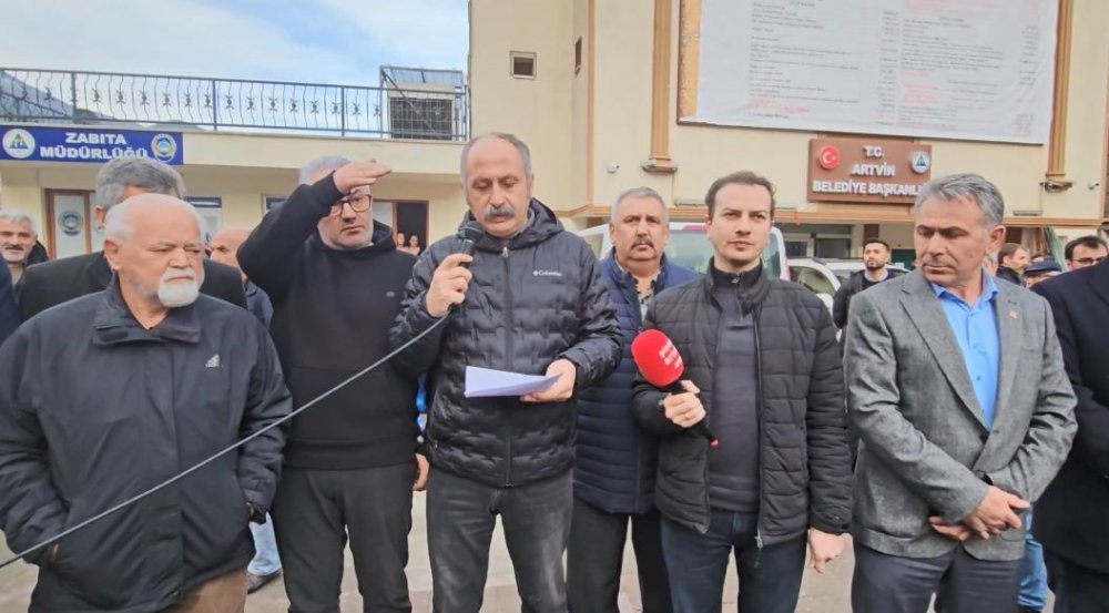 Artvin’de Chp’den Aday Gösterilmeyen Belediye Başkanı Partisinden İstifa Etti