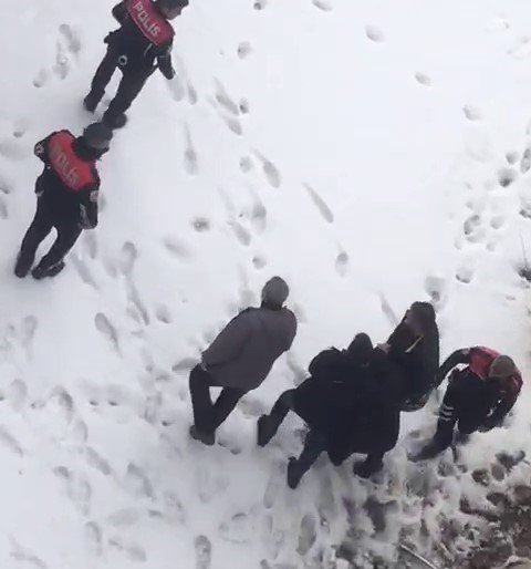 Erzurum Polis Genç Kızı Zor Sakinleştirdi