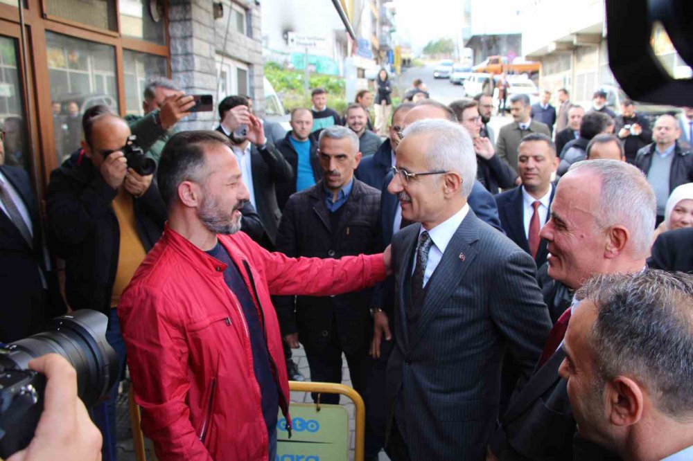 Bakan Abdulkadir Uraloğlu: “9 Vatandaşımıza Henüz Ulaşılmış Değil, Yoğun Bir Şekilde Çalışmalar Devam Ediyor”
