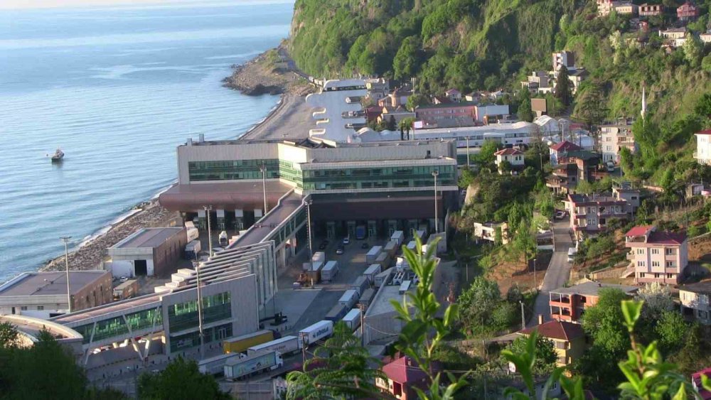 Sarp Sınır Kapısı’ndaki Tır Kuyruğu için çözüm aranıyor
