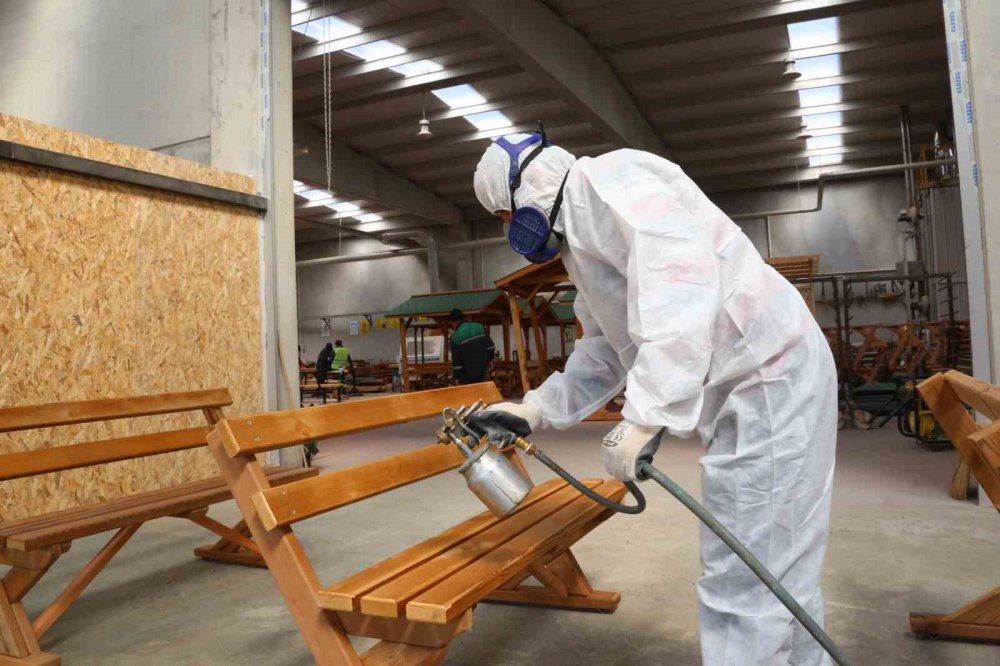 Bolu Belediyesi Artık Kent Mobilyalarını Kendisi Üretiyor