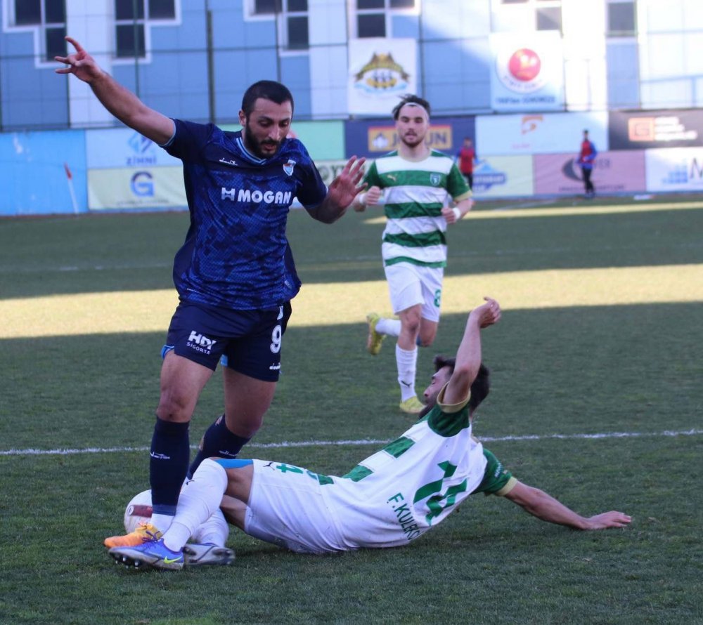 Tff 3. Lig: Pazarspor: 0 - Efeler 09 Sfk: 0