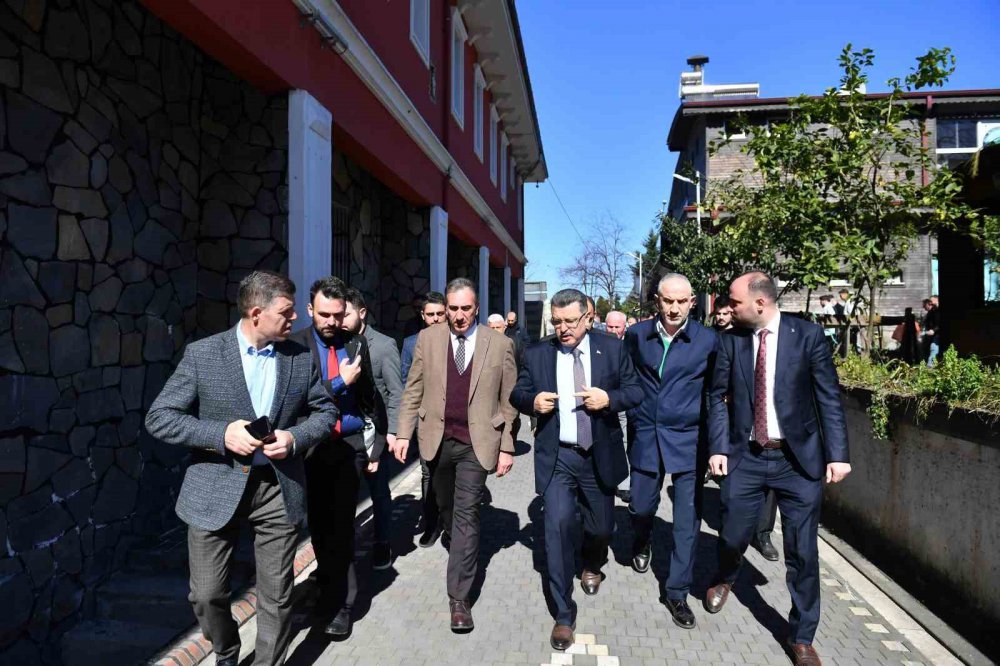Ahmet Metin Genç: “bu Şehir İçin Gideceğiz, Koşturacağız; Soyadımız Gibi De Genç’iz Daha”