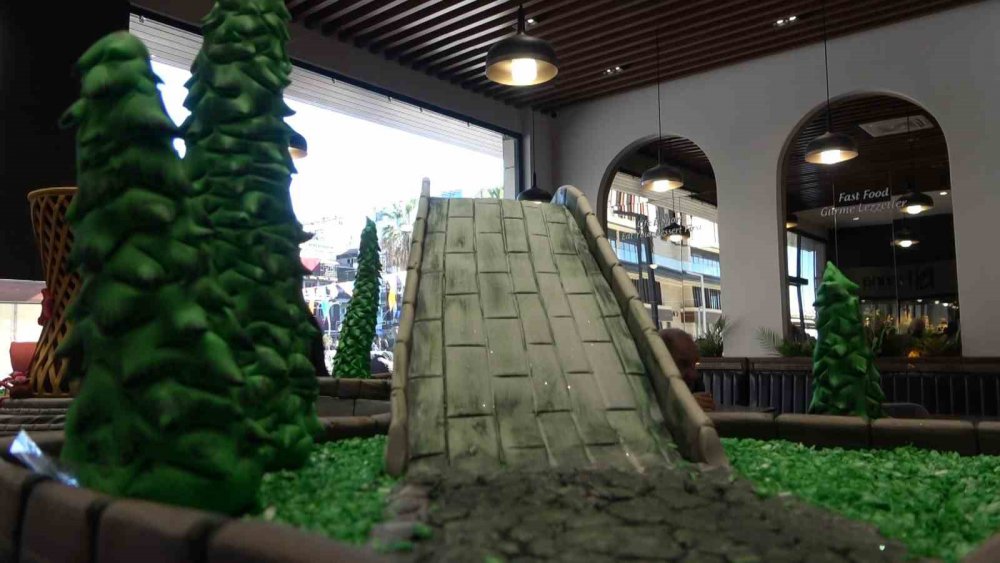 Rize’nin Simgelerini Pastaya Dönüştürdüler,dikkatleri üzerine çektiler