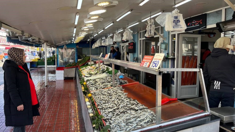 Hamsi Tezgahlardaki Son Günlerini Yaşıyor