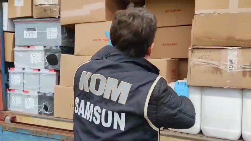 Samsun’da Bir Kamyonda 200 Litre Etil Alkol Ele Geçirildi, 2 Kişi gözeltına alındı