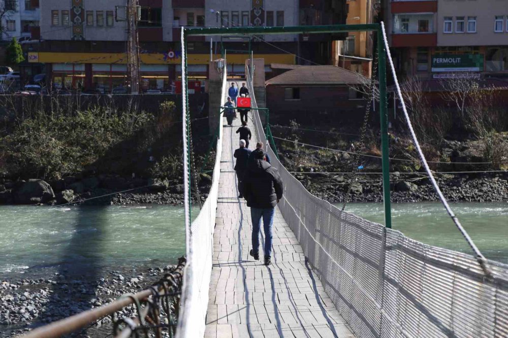 Karadeniz’in En Uzun 2 Asma Köprüsü Çoruh Nehri Üzerinde Bulunuyor